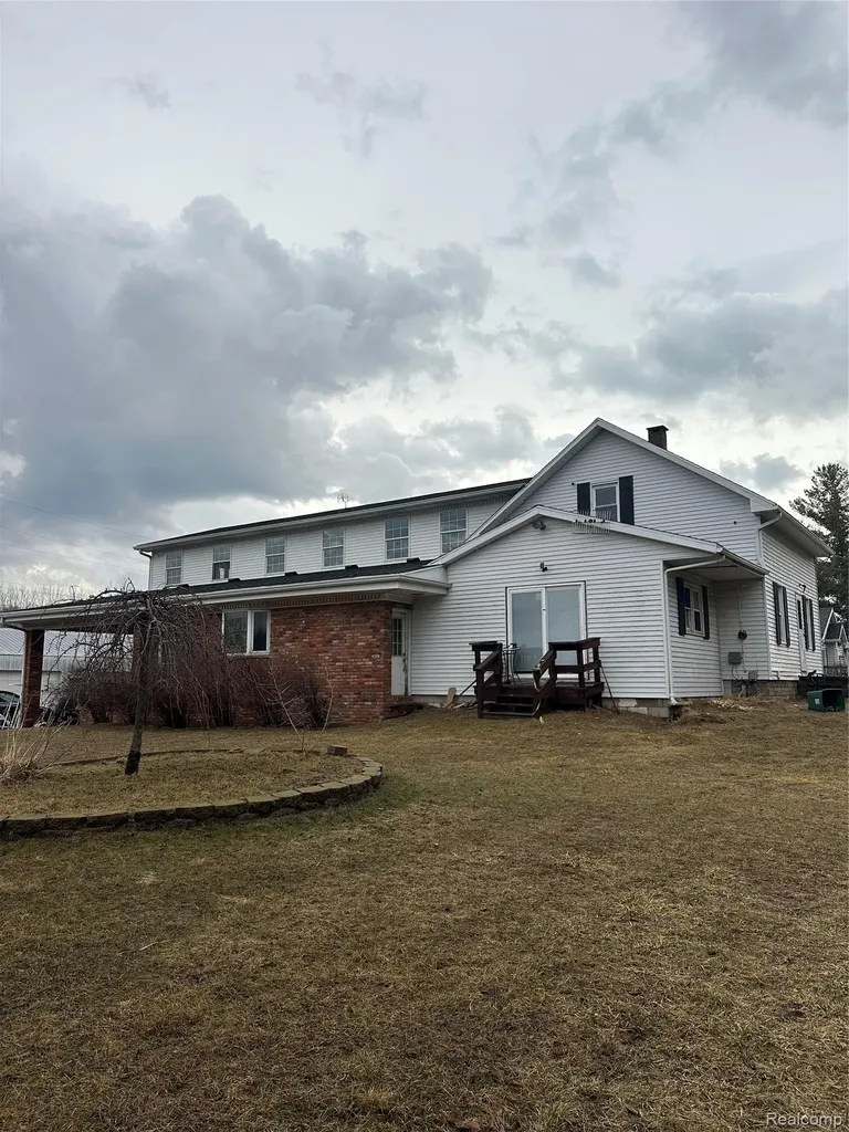 1920 Lakeside Erie Township MI 48133