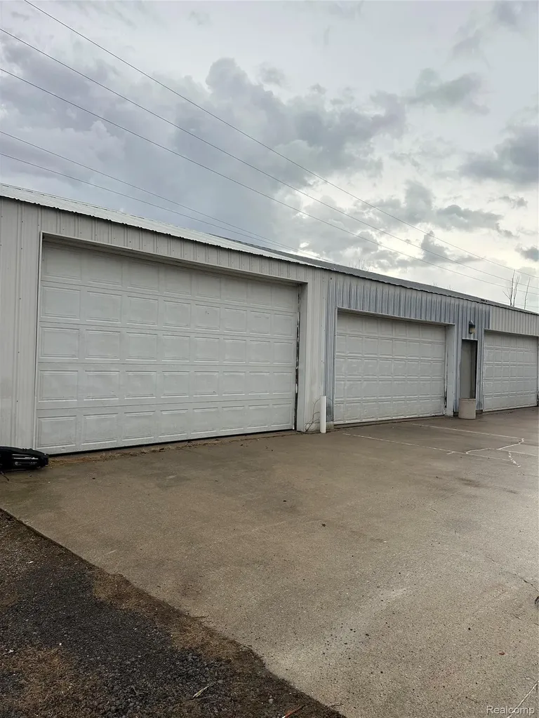 1920 Lakeside Erie Township MI 48133