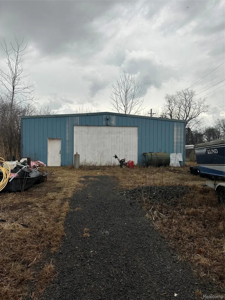 1920 Lakeside Erie Township MI 48133