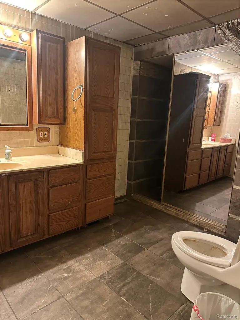 1920 Lakeside Erie Township MI 48133