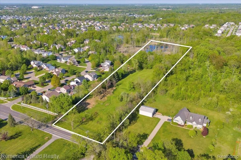 25100 Martindale Road Lyon Charter Township MI 48178