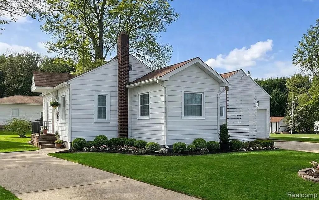 3030 W Newark Road Lapeer City MI 48446