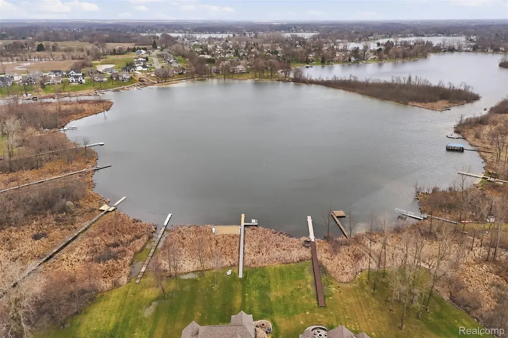 4336 Mccormick Drive Fenton Charter Township MI 48451