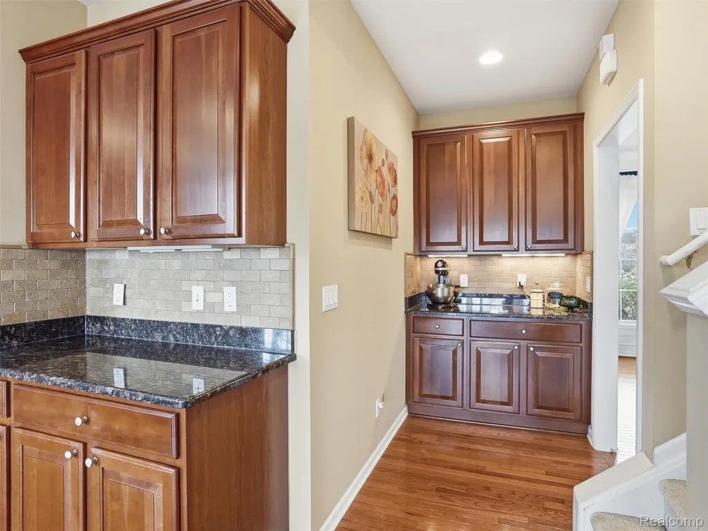 3235 Woodview Circle Orion Charter Township MI 48362