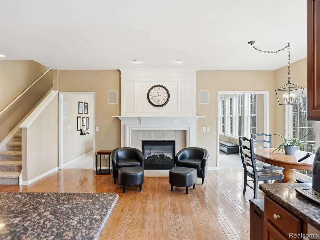 3235 Woodview Circle Orion Charter Township MI 48362