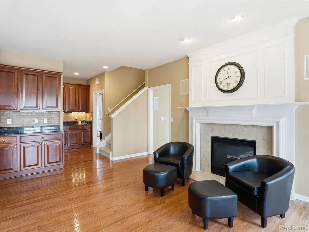 3235 Woodview Circle Orion Charter Township MI 48362