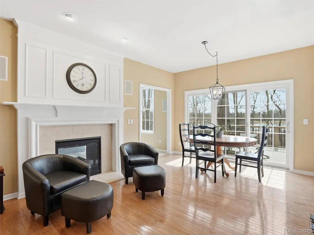 3235 Woodview Circle Orion Charter Township MI 48362