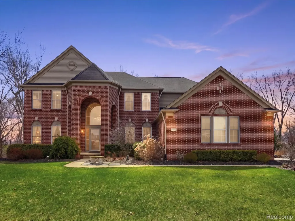 3235 Woodview Circle Orion Charter Township MI 48362