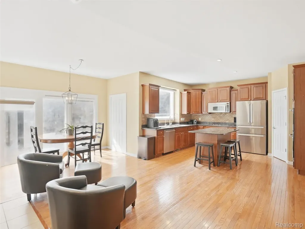 3235 Woodview Circle Orion Charter Township MI 48362