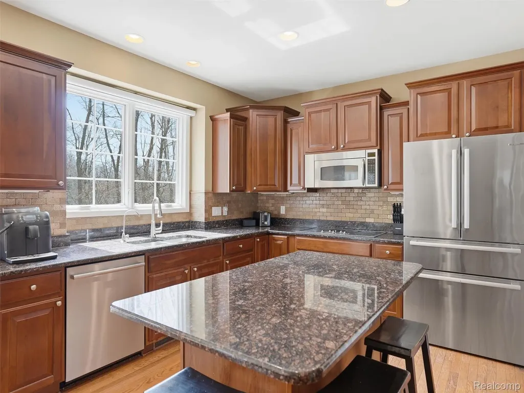 3235 Woodview Circle Orion Charter Township MI 48362