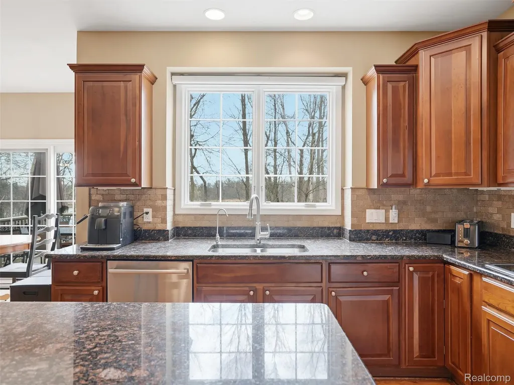 3235 Woodview Circle Orion Charter Township MI 48362