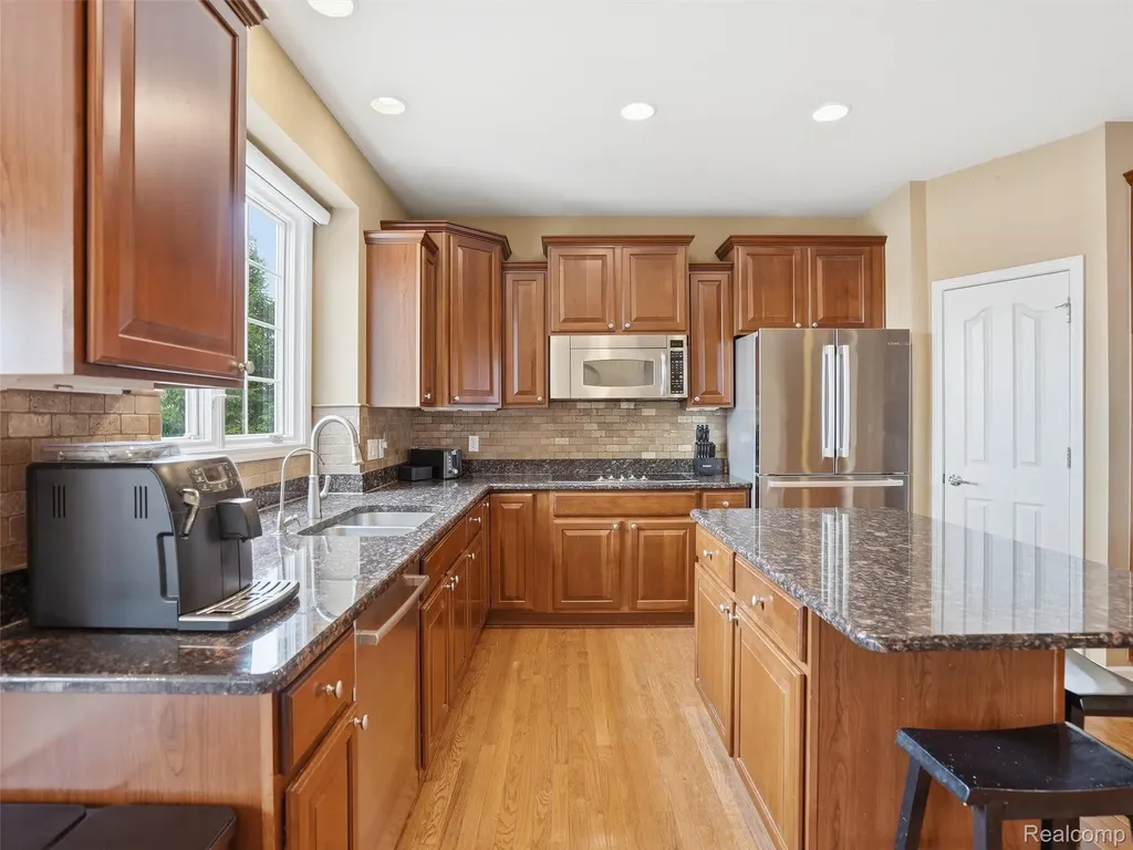 3235 Woodview Circle Orion Charter Township MI 48362