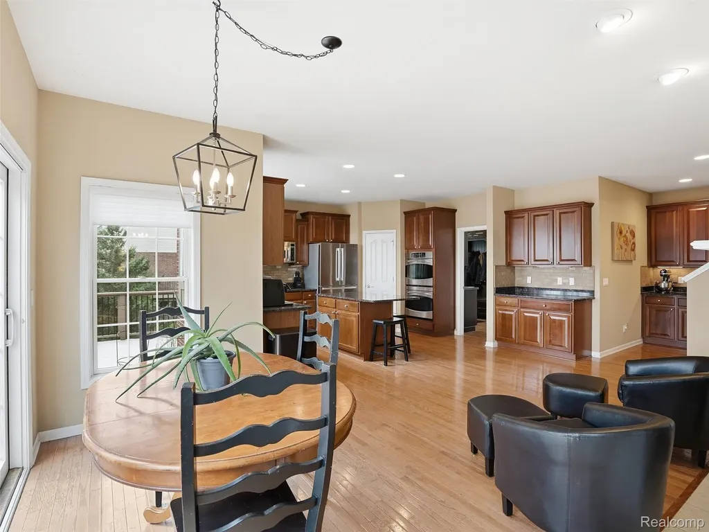 3235 Woodview Circle Orion Charter Township MI 48362