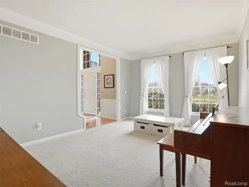 3235 Woodview Circle Orion Charter Township MI 48362