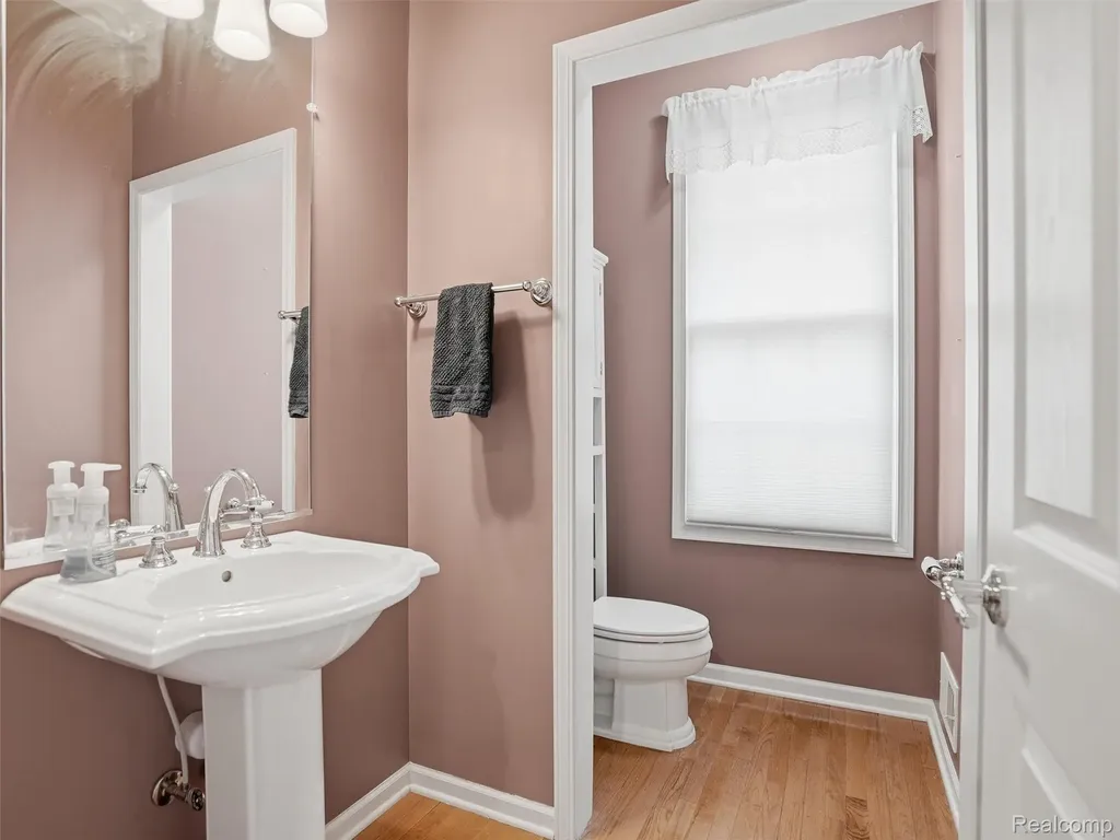 3235 Woodview Circle Orion Charter Township MI 48362