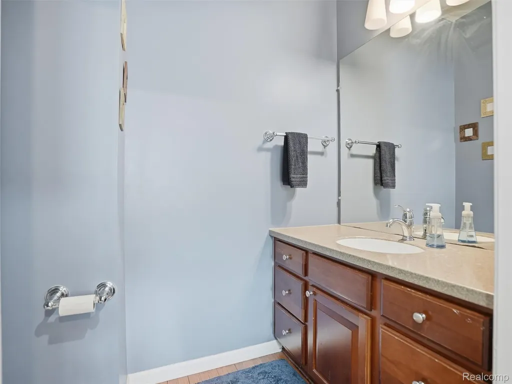 3235 Woodview Circle Orion Charter Township MI 48362