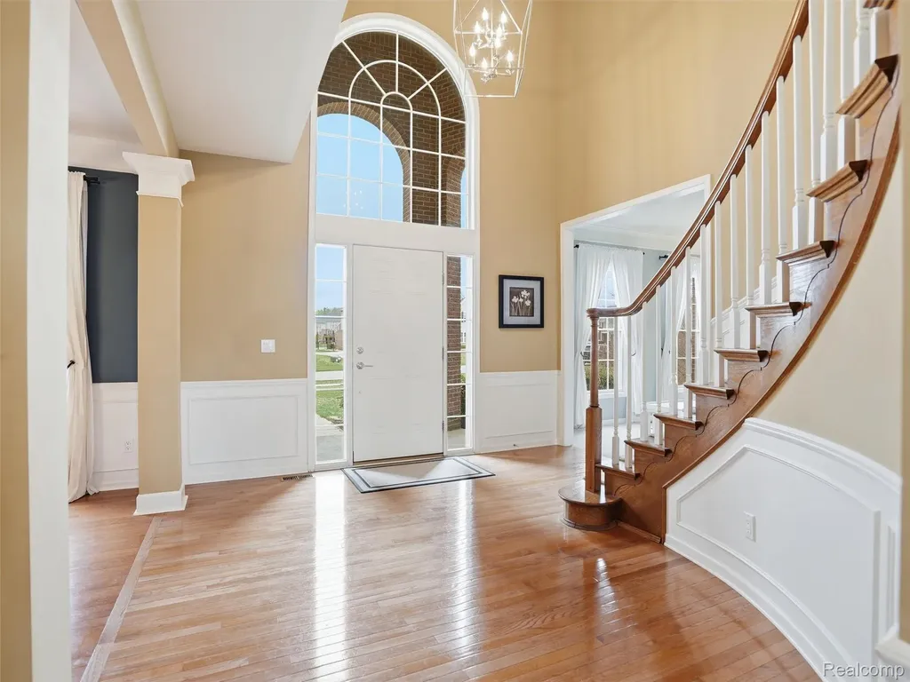 3235 Woodview Circle Orion Charter Township MI 48362