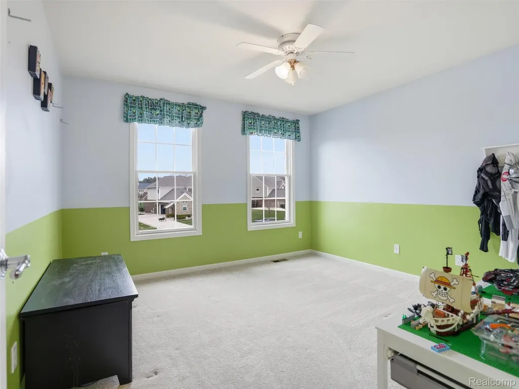 3235 Woodview Circle Orion Charter Township MI 48362