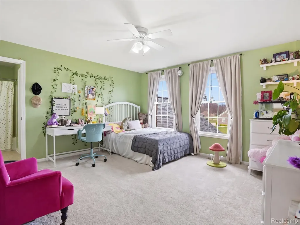 3235 Woodview Circle Orion Charter Township MI 48362