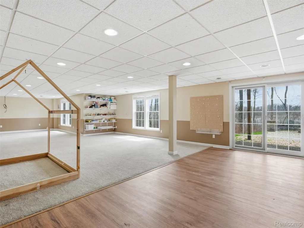 3235 Woodview Circle Orion Charter Township MI 48362