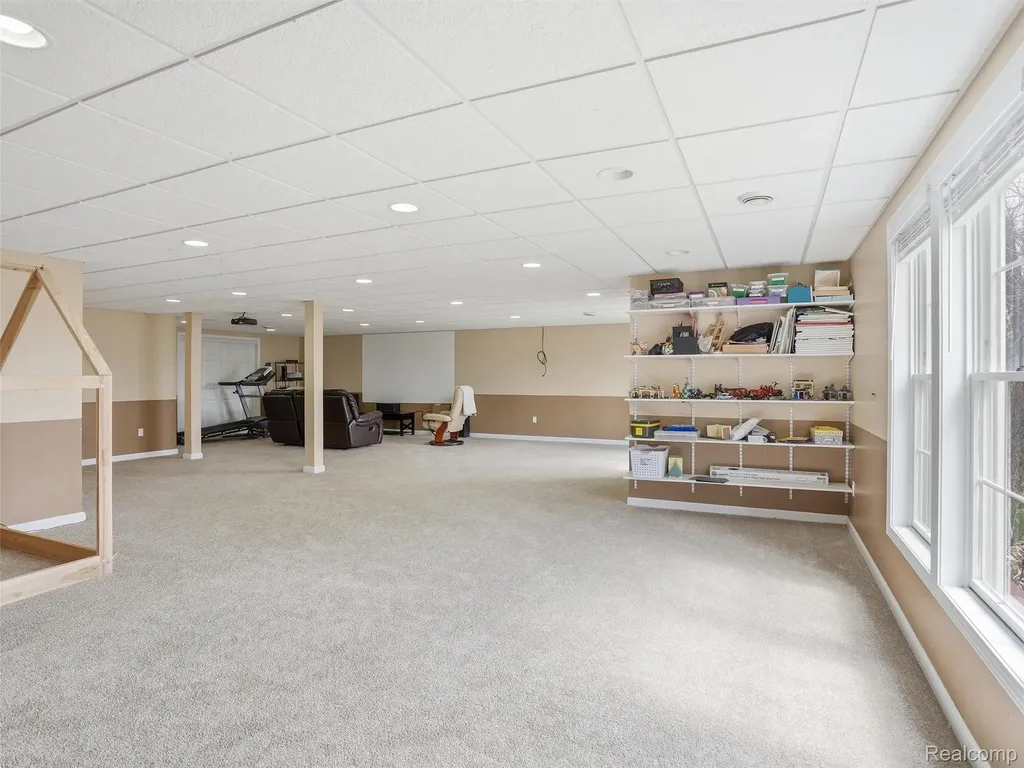 3235 Woodview Circle Orion Charter Township MI 48362