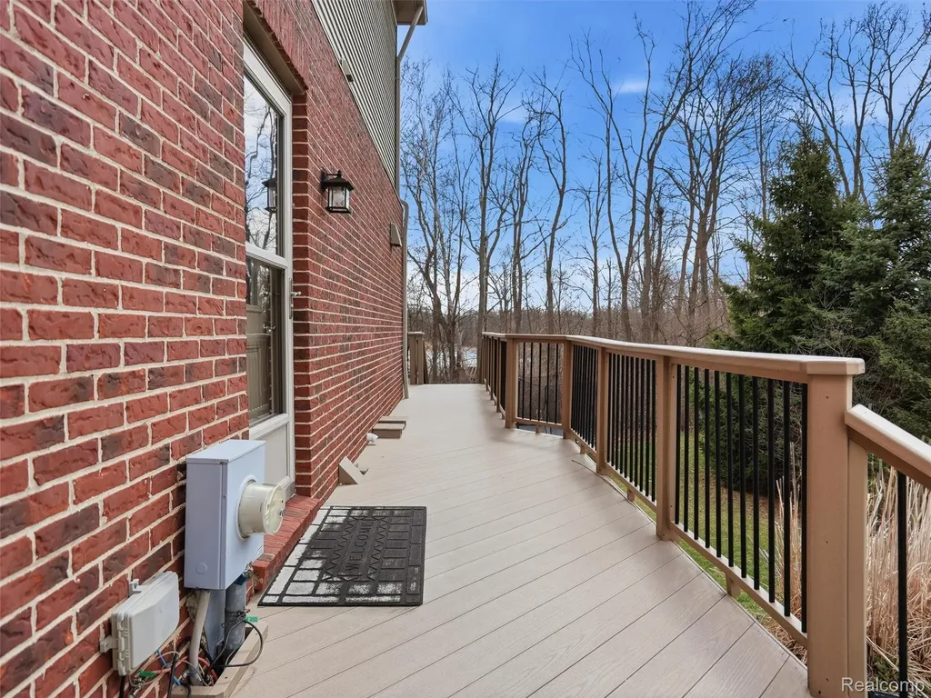 3235 Woodview Circle Orion Charter Township MI 48362
