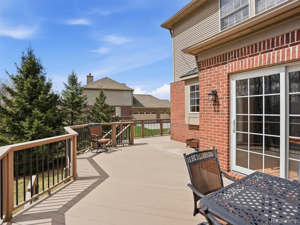 3235 Woodview Circle Orion Charter Township MI 48362