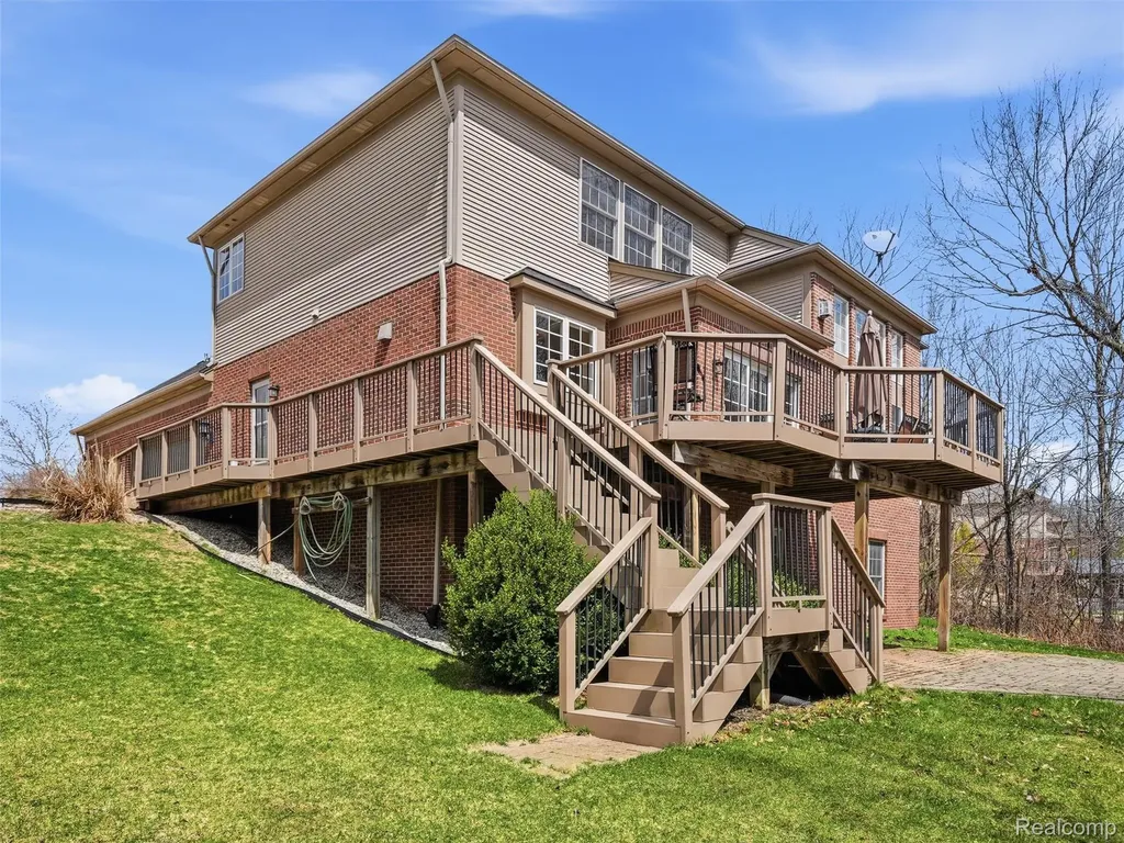 3235 Woodview Circle Orion Charter Township MI 48362