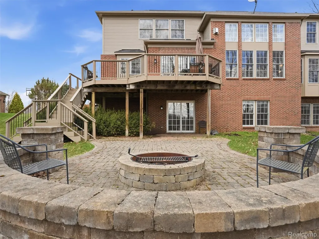 3235 Woodview Circle Orion Charter Township MI 48362