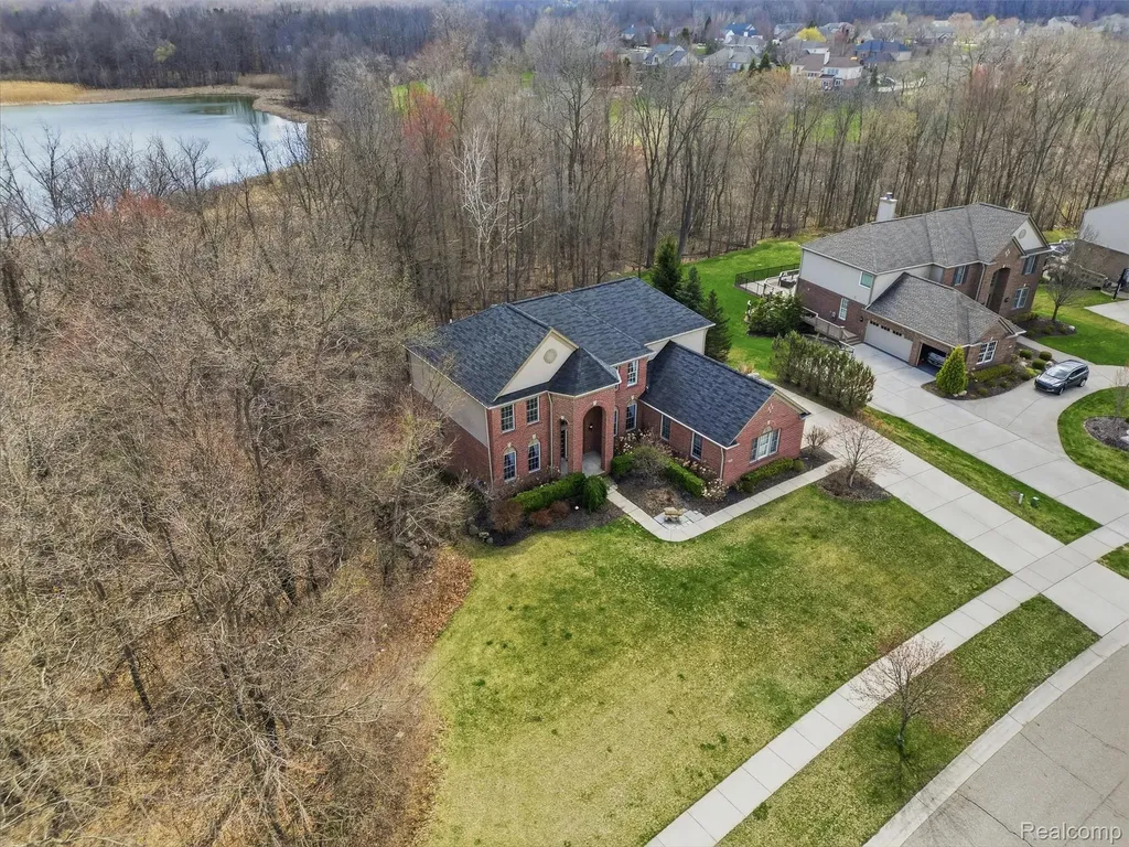 3235 Woodview Circle Orion Charter Township MI 48362