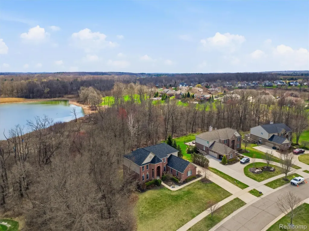 3235 Woodview Circle Orion Charter Township MI 48362