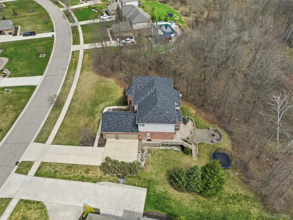 3235 Woodview Circle Orion Charter Township MI 48362