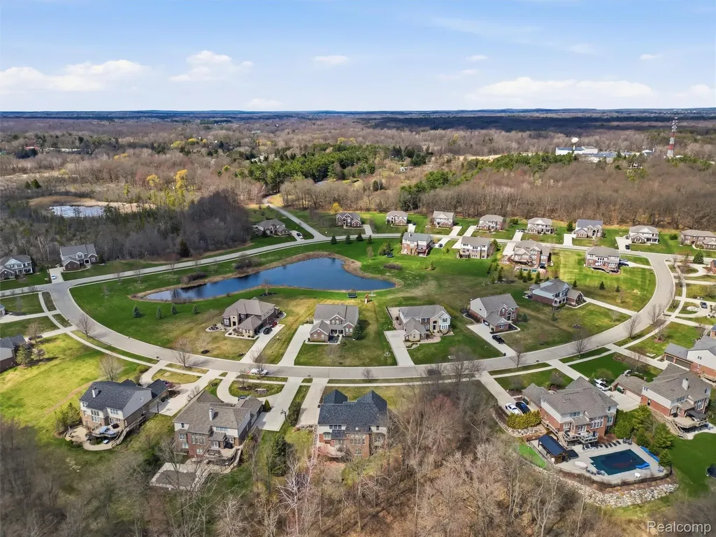3235 Woodview Circle Orion Charter Township MI 48362