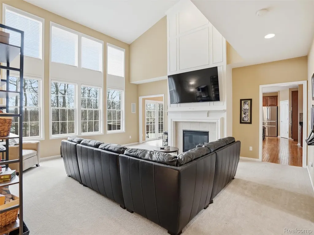 3235 Woodview Circle Orion Charter Township MI 48362
