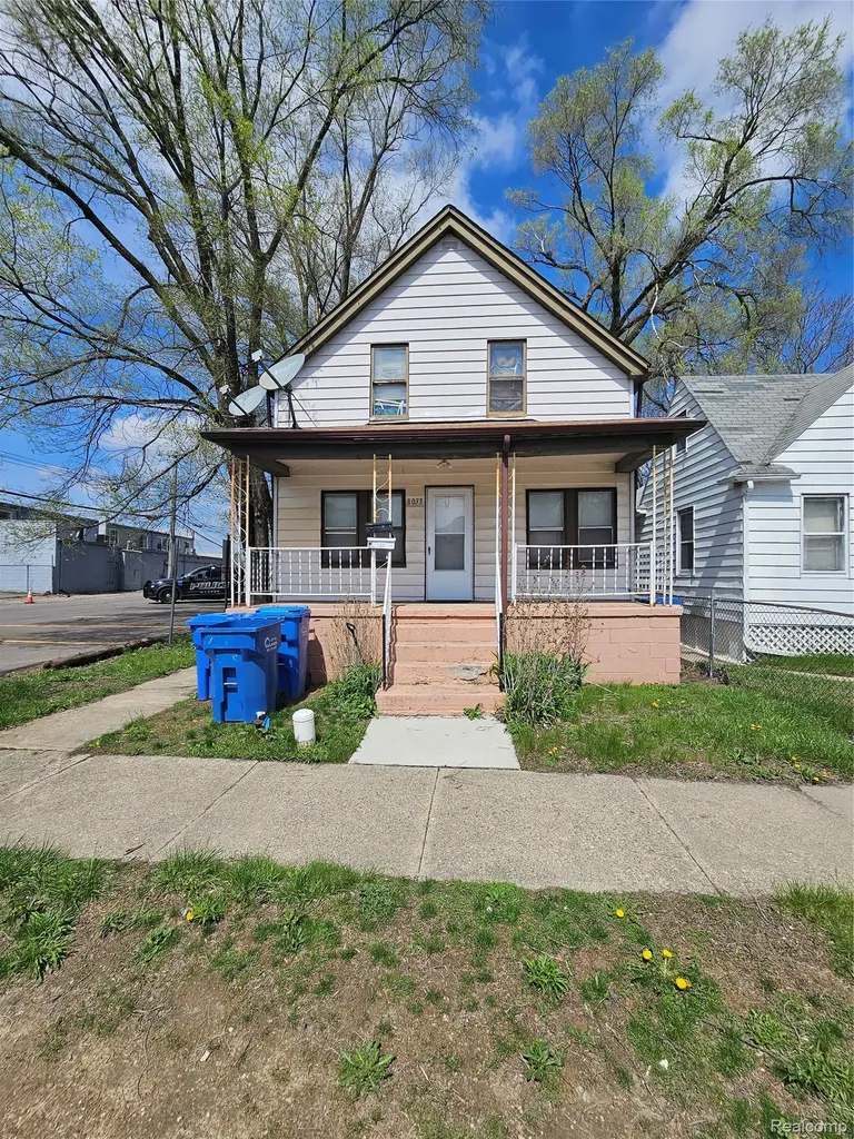 8033 Jackson Avenue Warren City MI 48089