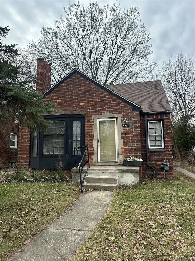9091 Warwick Street Detroit City MI 48228