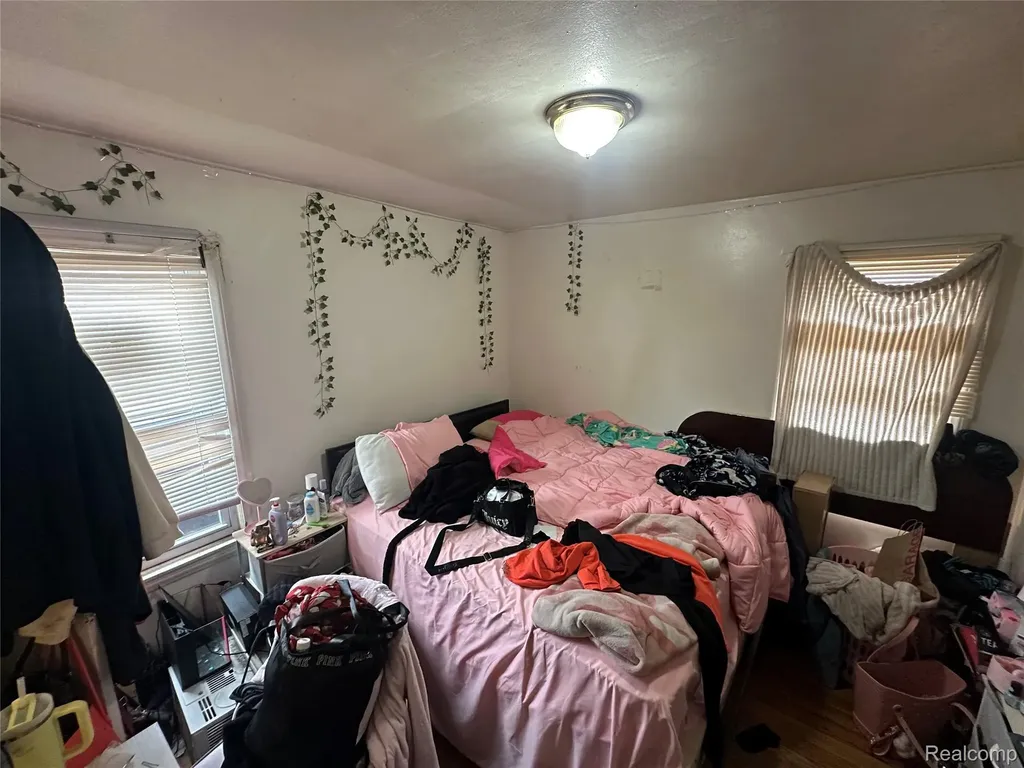 9091 Warwick Street Detroit City MI 48228