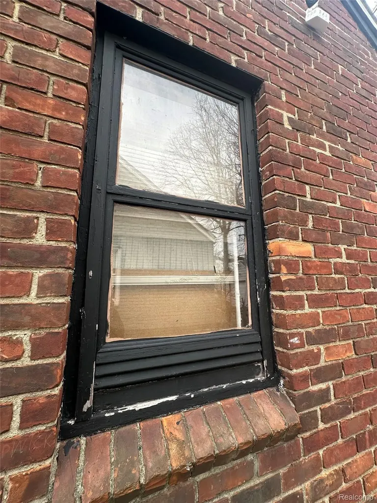 9091 Warwick Street Detroit City MI 48228