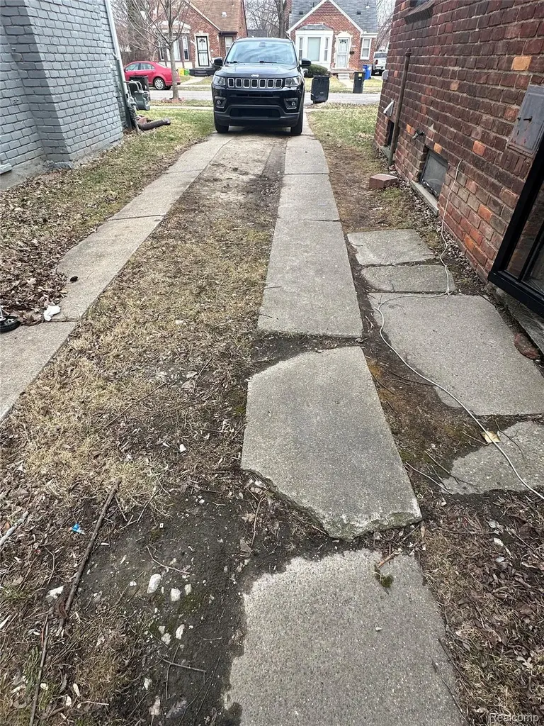 9091 Warwick Street Detroit City MI 48228