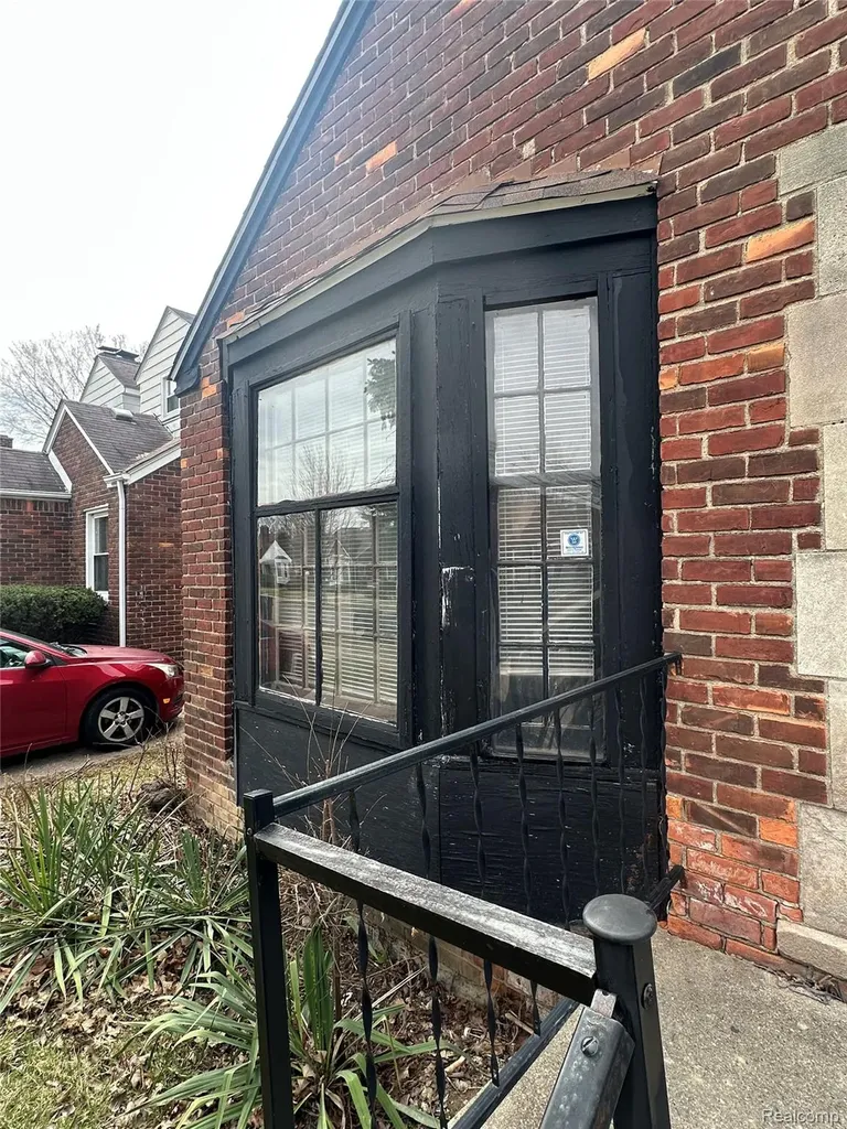 9091 Warwick Street Detroit City MI 48228