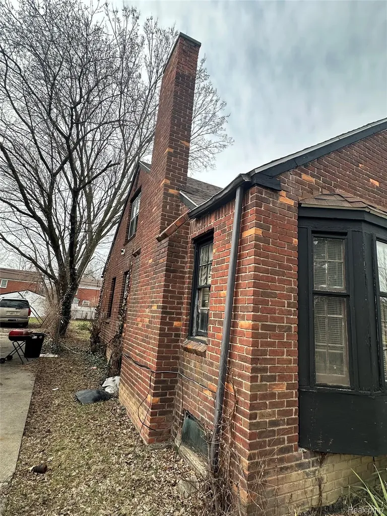 9091 Warwick Street Detroit City MI 48228