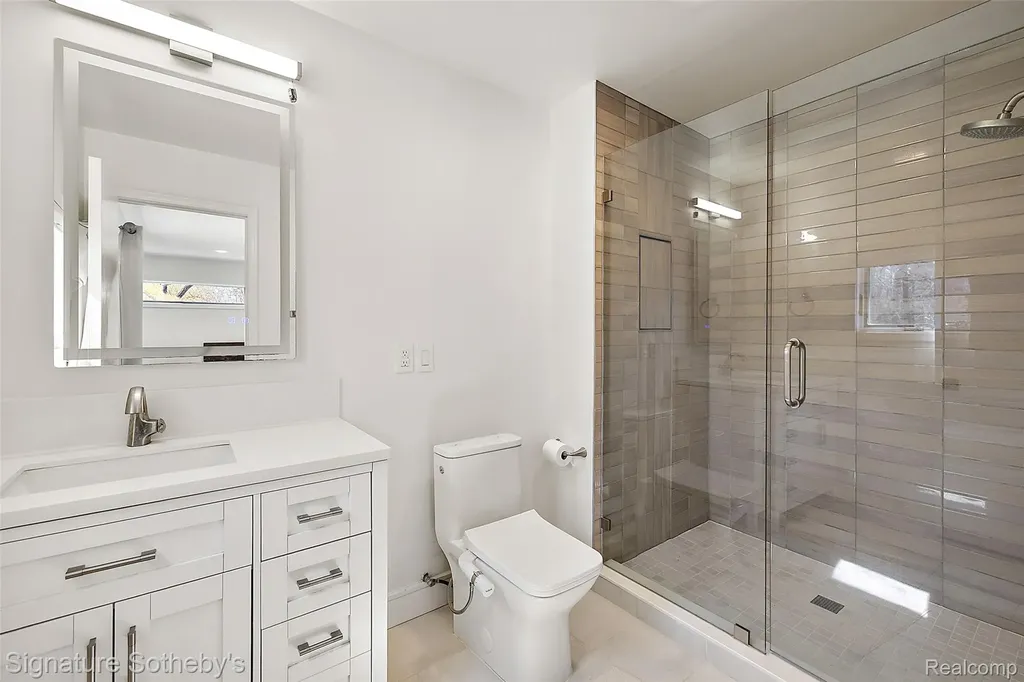 4650A Lahser Road Bloomfield Hills City MI 48302