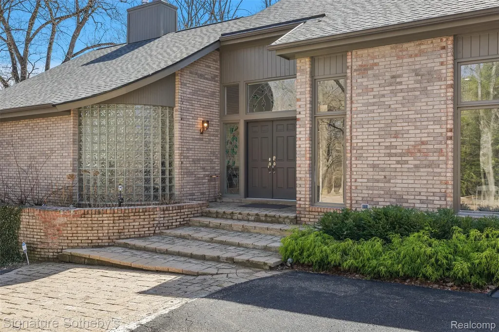 4650A Lahser Road Bloomfield Hills City MI 48302