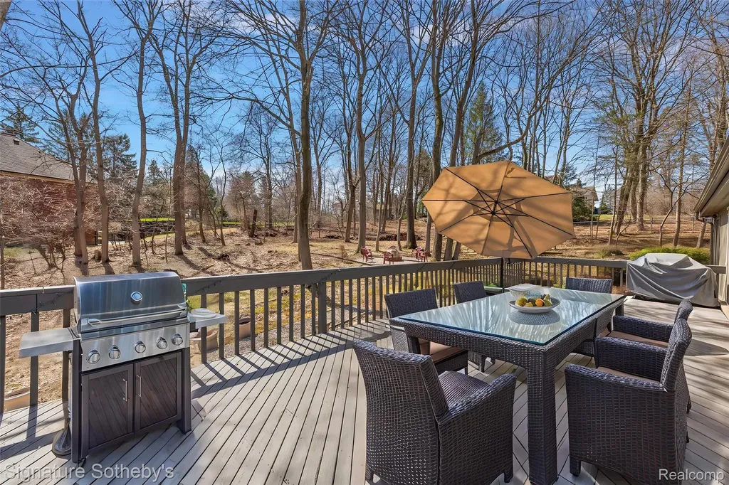 4650A Lahser Road Bloomfield Hills City MI 48302