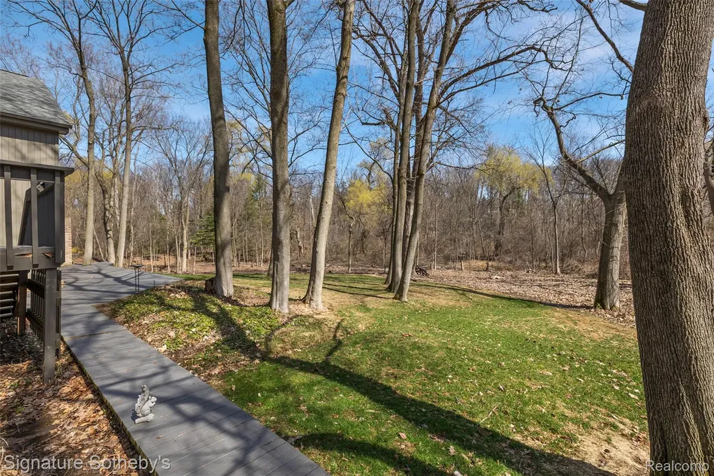 4650A Lahser Road Bloomfield Hills City MI 48302