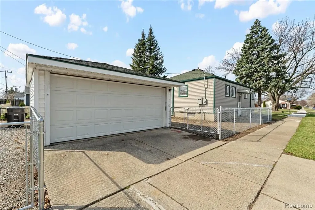 7807 Monroe Boulevard Taylor City MI 48180