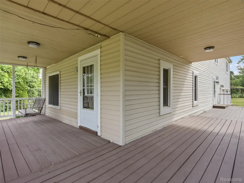 4615 Homesite Drive Orion Charter Township MI 48359