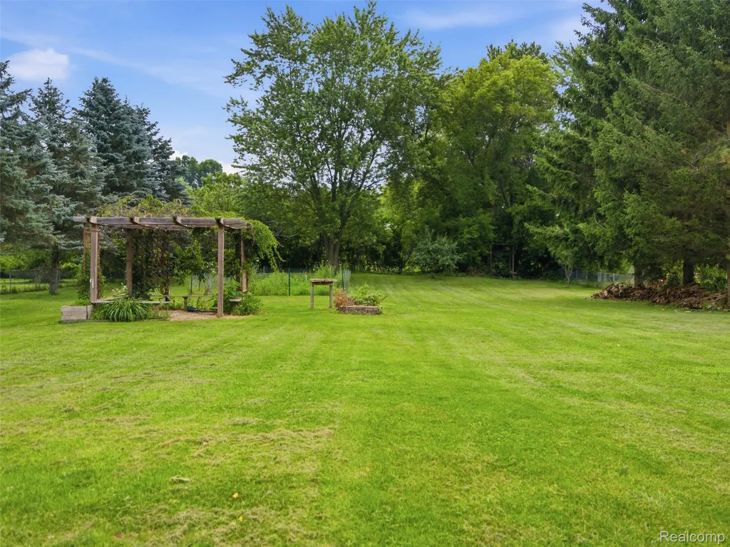 4615 Homesite Drive Orion Charter Township MI 48359