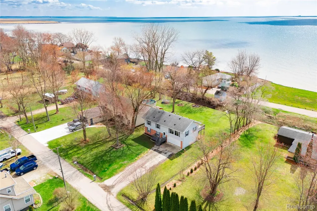 7522 Sovey Drive Estral Beach Village MI 48166