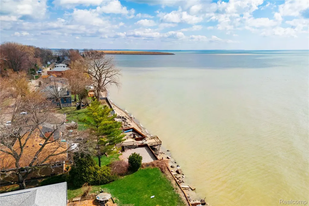 7522 Sovey Drive Estral Beach Village MI 48166